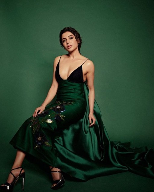 Samantha Ruth Prabhu : అక్కడ ఆమె మహారాణి... అట్లుంటది సామ్ తోని. samantha-ruth-prabhu-is-going-to-play-maharani-charecter-in-bollywood-film