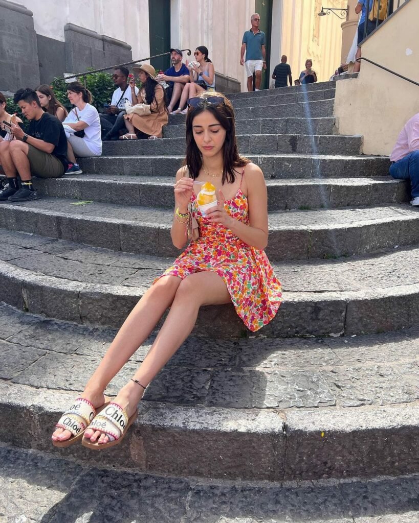 Ananya Pandey : అలా చేయడం లైగర్ భామకే సాధ్యం ananya-pandey-vacation-pics-trending