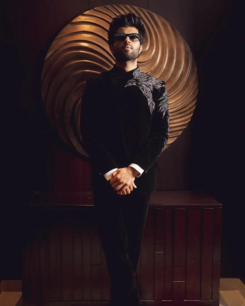Vijay Devarakonda : పూరీ కలల ప్రాజెక్టుకు బ్రేక్ పడినట్లేనా? విజయ్ మాటల్లో ఆంతర్యమేమిటి? vijay-devarakonda-is-a-break-for-puri-project-janaganamana
