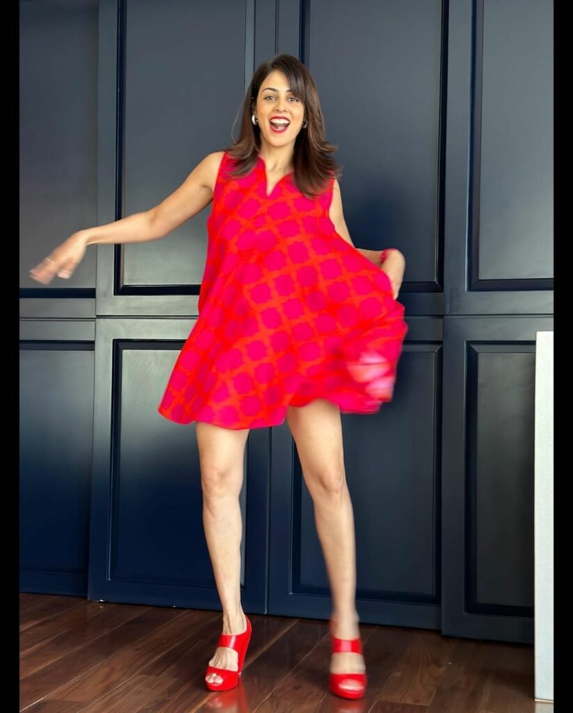 Genelia D'Souza : పొట్టి గౌనులో బొమ్మరిల్లు పిల్ల.. థైస్ చూపిస్తూ రెచ్చిపోతోంది ఇలా genelia-dsouza-stylish-looks-trending-on-social-media