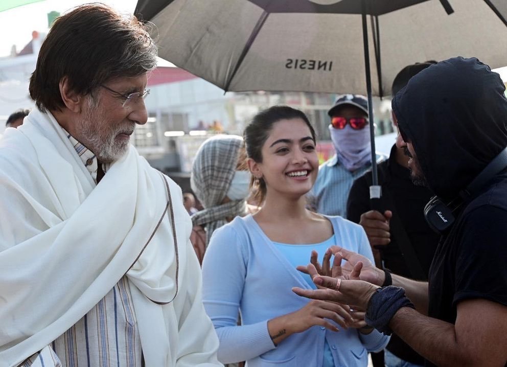 Rashmika Mandanna : బాలీవుడ్ కు గుడ్బై చెబుతున్న శ్రీవల్లి..ఎందుకో తెలుసా? 2 rashmika-mandanna-latest-trendy-looks-with-corset-top