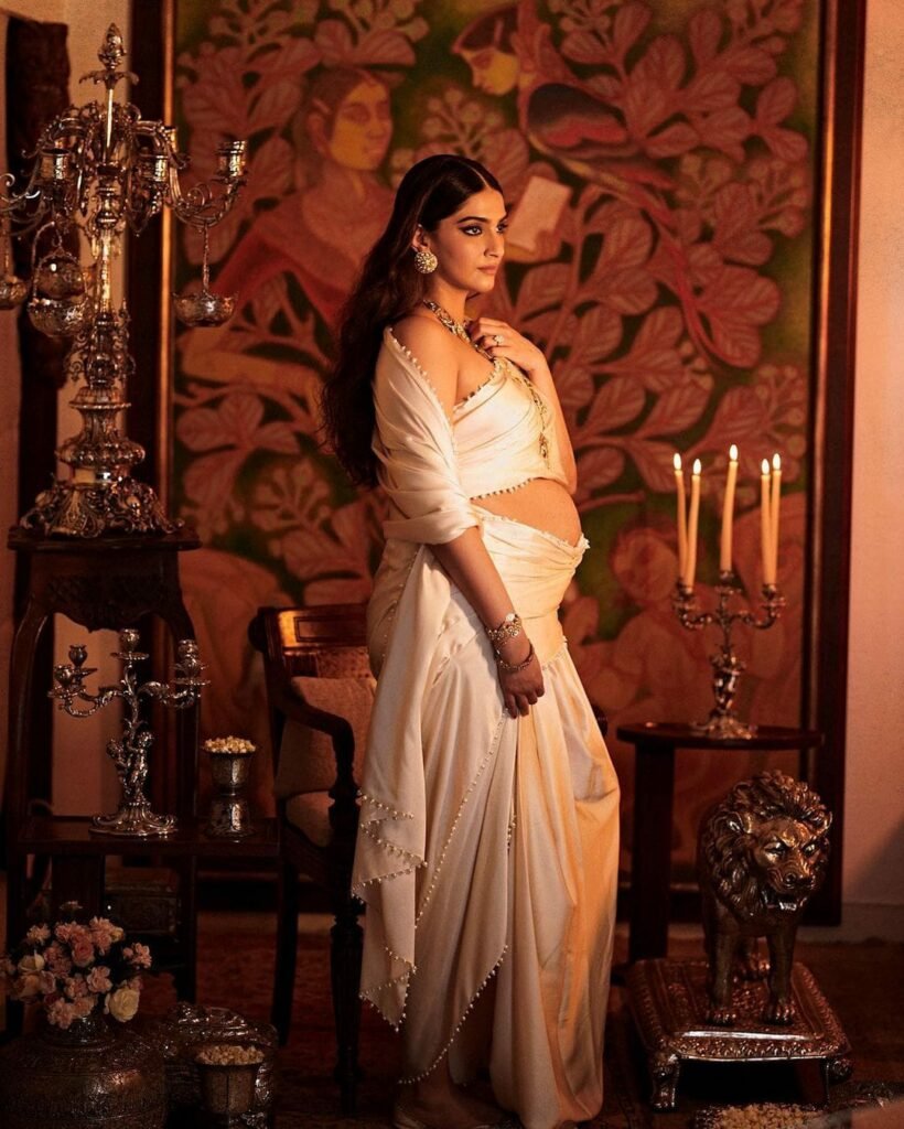 Sonam Kapoor : మొదటి సారిగా కొడుకు పిక్ సోషల్ మీడియాలో షేర్ చేసిన సోనమ్. sonam-kapoor-on-ocassion-of-first-month-birthday-introducing-son-vayu-kapoor