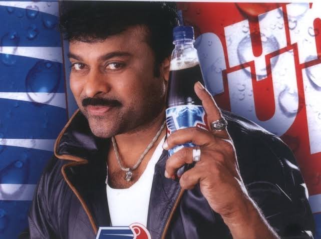 Pawan Kalyan : ఇదేం పిచ్చ క్రేజ్ రా బాబు..ఆ వీడియో ఇప్పుడు వైరల్ అవుతోంది pawan-kalyan-add-viral-on-social-media
