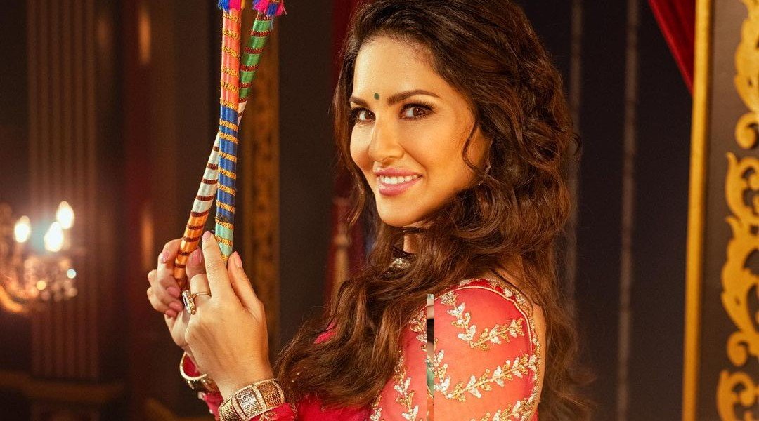 Sunny leone : ఈ పోజులో చూస్తే ఎవరైనా ఫిదా అవ్వాల్సిందే sunny-leone-traditional-latest-glamours-looks-trending