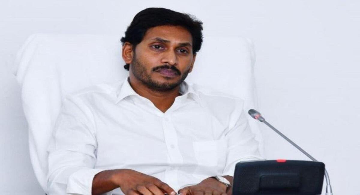 AP POLITICS: ఈ విషయాల్లో సీఎం వైఎస్ జగన్ మాట తప్పినట్లేనా..? 2 Jagan_Mohan_Reddy (2)