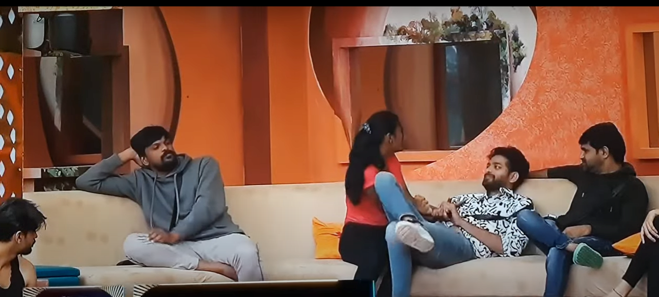 BIGG BOSS: బిగ్ బాస్ హౌస్ లో రాజ్ ని ఓ ఆట ఆడుకున్న ఫైమా..! 2 RAJ AND FAIMA