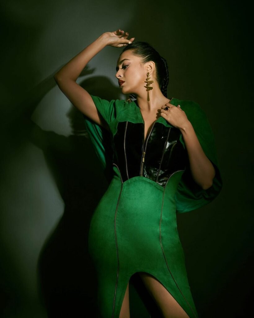 Tejasswi Prakash : నాగిని బ్యూటీ అందాల ఆరబోత అదిరేను tejasswi-prakash-mesmerising-latest-trending-glamours-outfit-photos