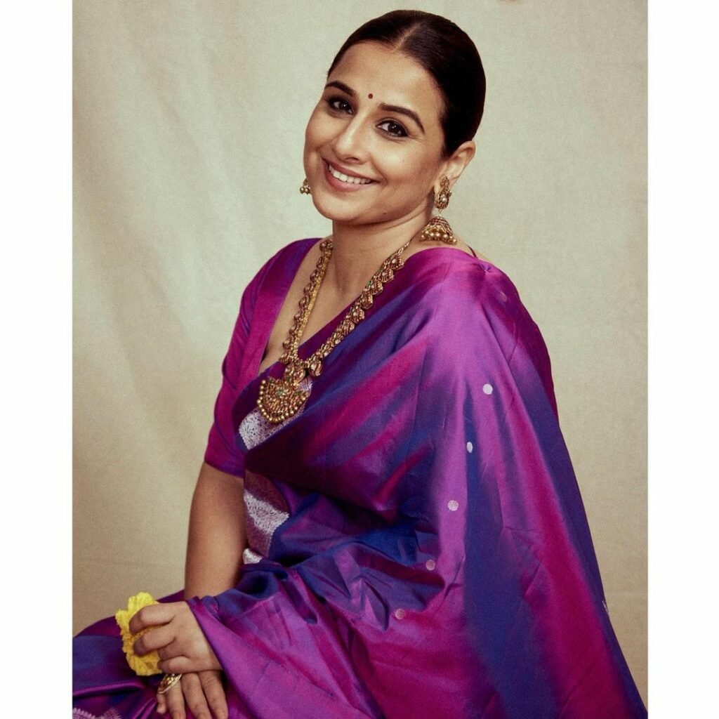 Vidya Balan : డర్టీ పిక్చర్లో అలా..ఇప్పుడు ఇలా ఆమె రూటే సపరేటు vidya-balan-trending-glamours-traditional-ethnic-silk-saree-pics