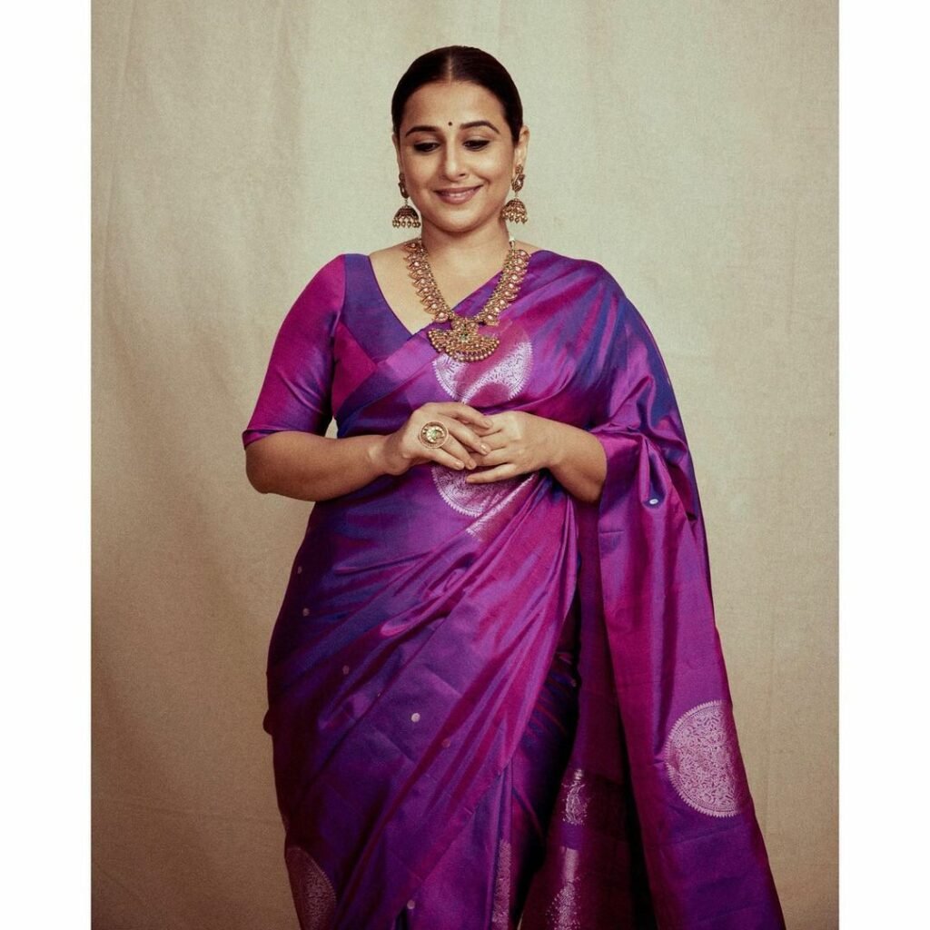 Vidya Balan : డర్టీ పిక్చర్లో అలా..ఇప్పుడు ఇలా ఆమె రూటే సపరేటు vidya-balan-trending-glamours-traditional-ethnic-silk-saree-pics
