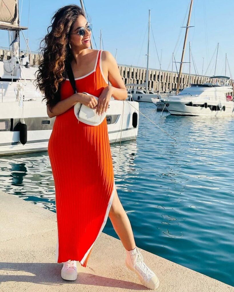 Keerthy Suresh : ఇంతలా అందాల దాడి ఎందుకో మరి 5 keerthy-suresh-latest-glamours-pics-firing-internet