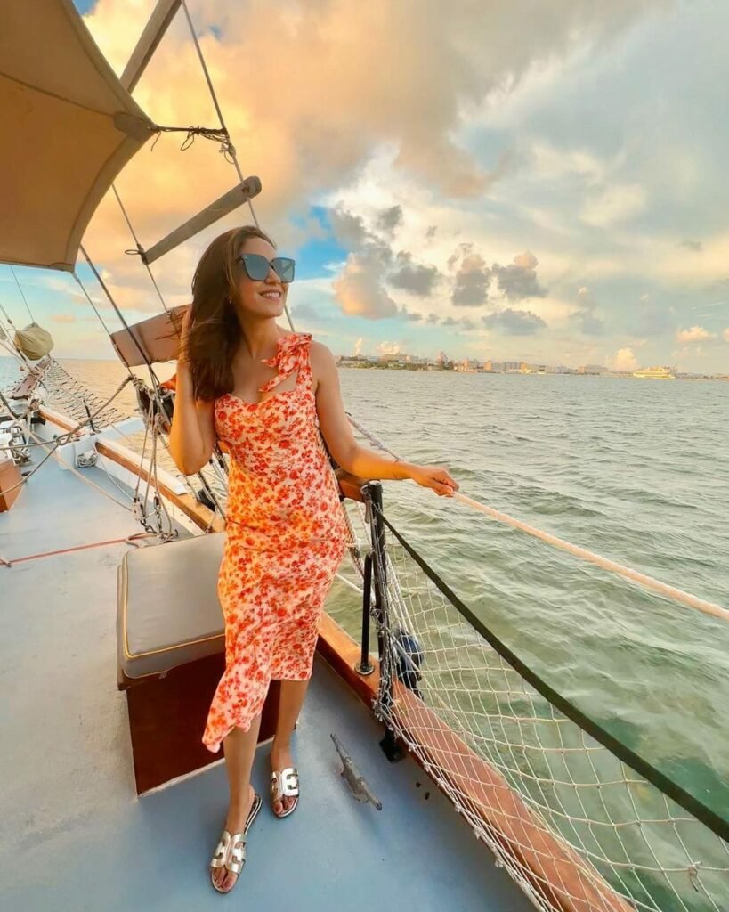 Ritu Varma : కెనడా వీధుల్లో టాలీవుడ్ భామ 5 ritu-varma-trending-canada-vaction-tour-pics