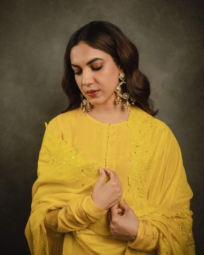 Ritu Varma : కెనడా వీధుల్లో టాలీవుడ్ భామ 3 ritu-varma-trending-canada-vaction-tour-pics