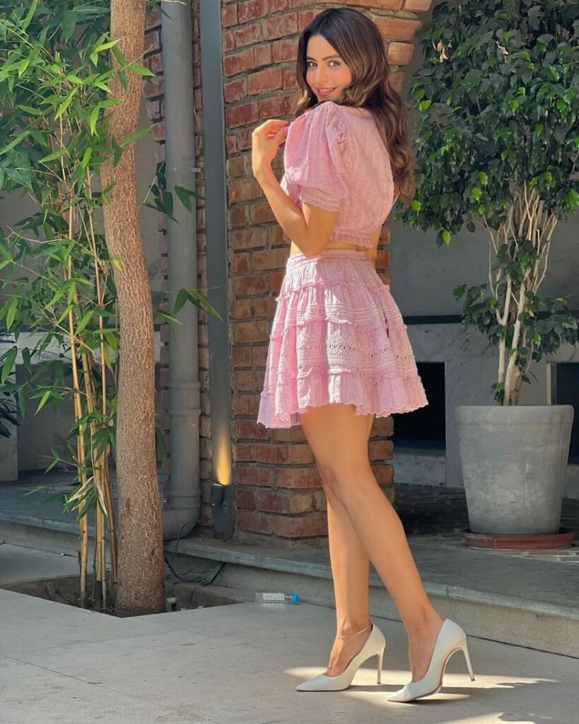 Aamna Sharif : కళ్ళు చెదిరే అందాల భంగిమలు aamna-sharif-latest-glamours-outfits-trending