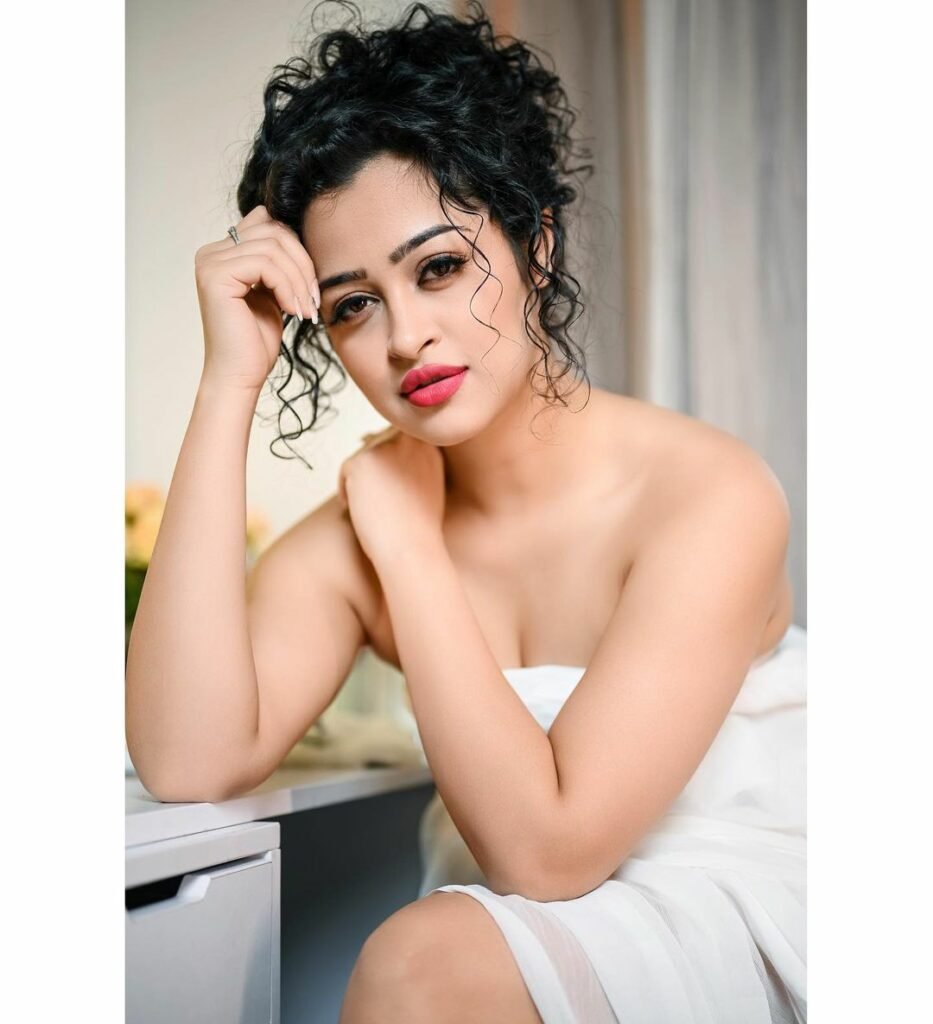 Apsara Rani : టూ పీస్ బికినీతో టెంప్ట్ చేస్తున్న రాంగోపాల్ హీరోయిన్ 5 apsara-rani-trending-glamours-bikini-out-fit-at-pool-party