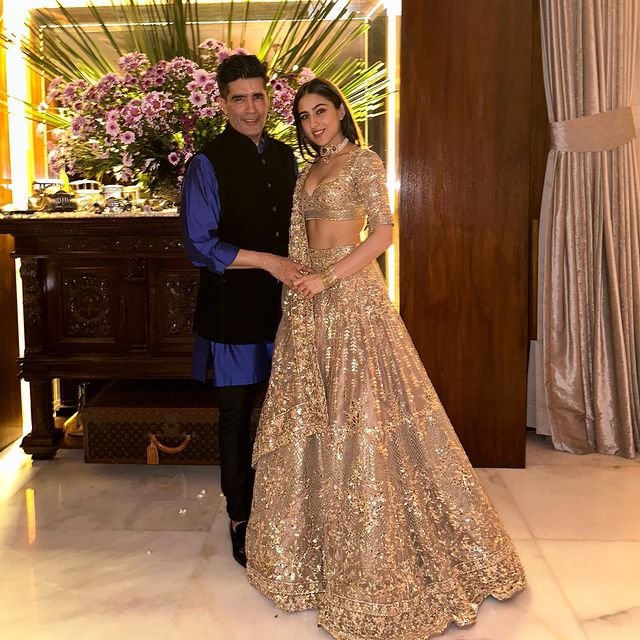 Saara Ali Khan : ఎక్స్పోజింగ్తో రెచ్చిపోతున్న స్టార్ హీరో కూతురు saara-ali-khan-pretty-ethnic-looks-in-manish-malhotra-diwali-bash
