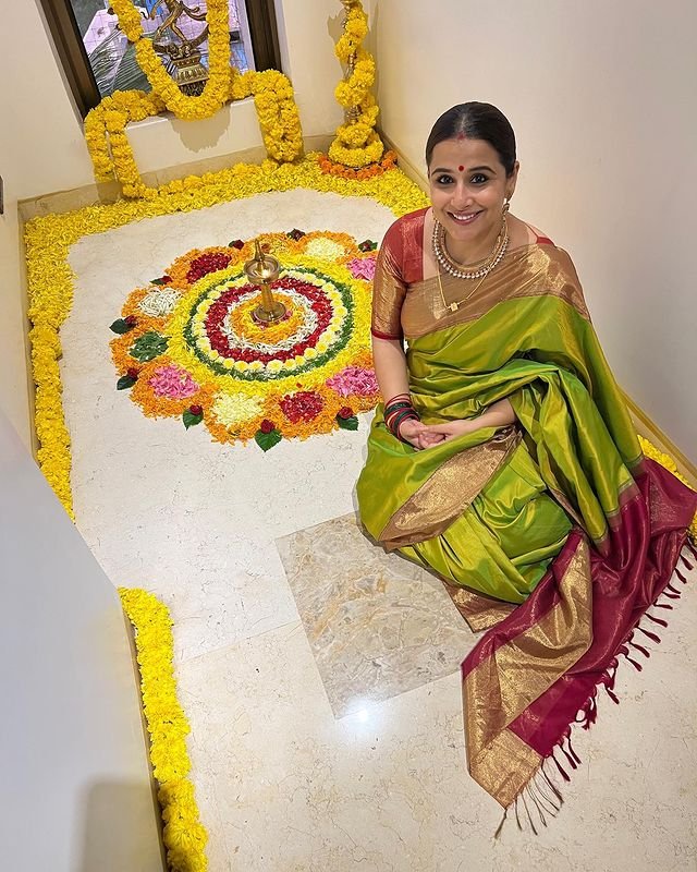Vidya Balan : చీరకట్టుతో కనికట్టు చేస్తున్న డర్టీ పిక్చర్ హీరోయిన్ vidya-balan-inspiring-diwali-festive-fashion-with-silk-saree