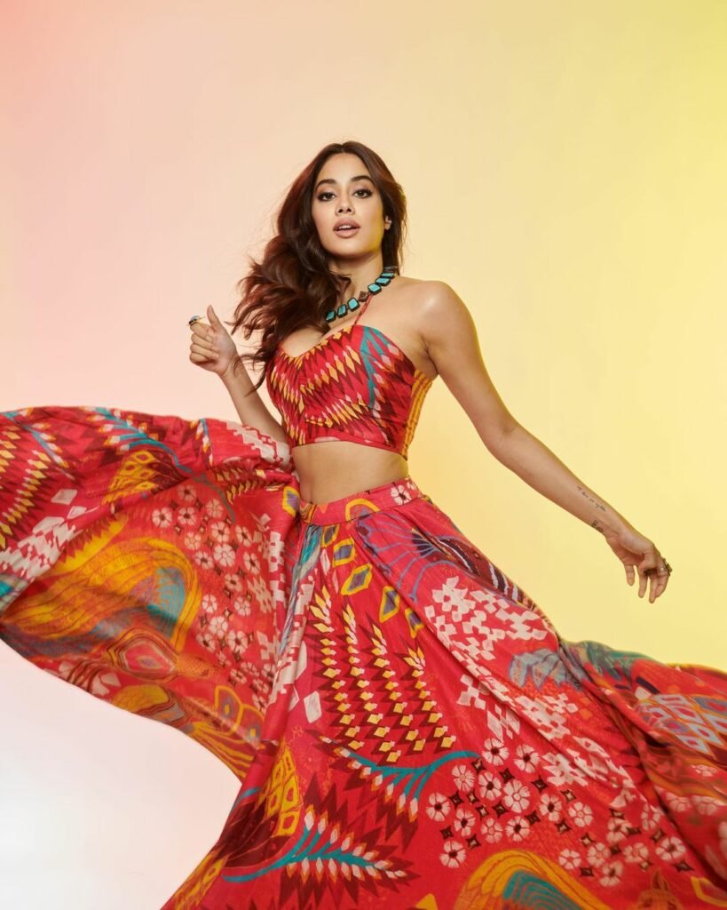 Janhvi Kapoor : సొగసు చూడతరమా! 2 Janhvi-kapoor-gorgeous-looks-in-red-lehenga-set
