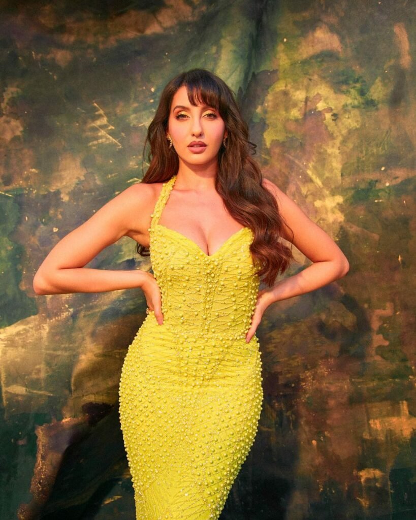Nora fatehi : నోరా ఫతేహి వేసుకున్న పసుపు గౌను ధర ₹3.78 లక్షలా ! 2 nora-fatehi-bodycon-gown-featuring-plunging-neckline-costs-3-78lakhs