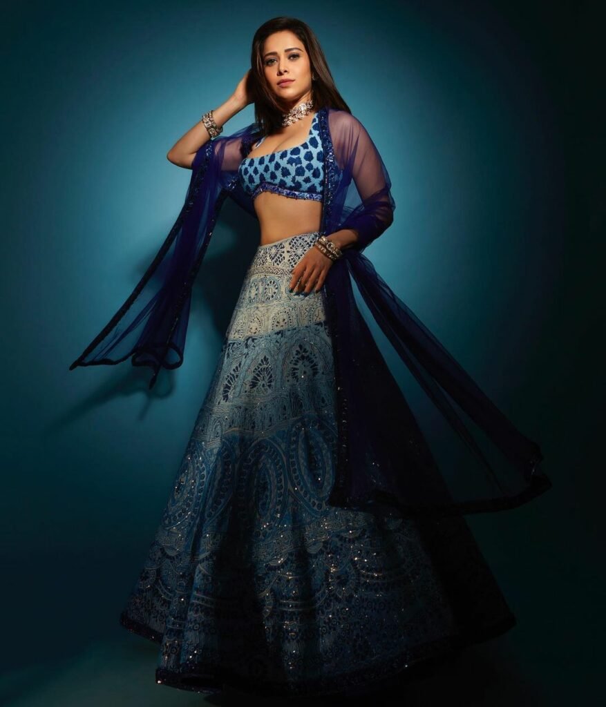 Nushrrat Bharuccha : ఈ బోల్డ్ బ్యూటీ అందాలు దాగనంటున్నాయి 2 nushrrat-bharuccha-glamours-looks-in-manish-malhotra-lehenga-set