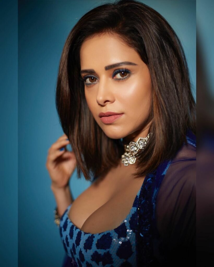 Nushrrat Bharuccha : ఈ బోల్డ్ బ్యూటీ అందాలు దాగనంటున్నాయి 5 nushrrat-bharuccha-glamours-looks-in-manish-malhotra-lehenga-set