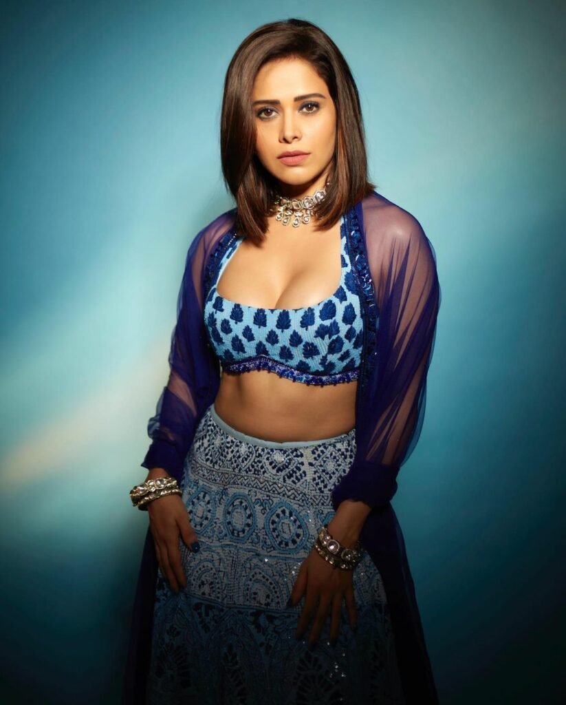 Nushrrat Bharuccha : ఈ బోల్డ్ బ్యూటీ అందాలు దాగనంటున్నాయి 6 nushrrat-bharuccha-glamours-looks-in-manish-malhotra-lehenga-set