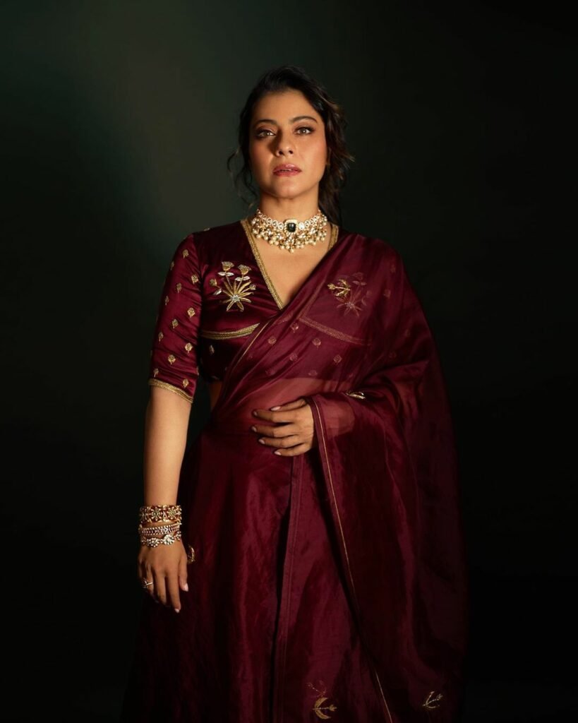 Bollywood : సెకెండ్ ఇన్నింగ్స్లో రెచ్చిపోతున్న అలనాటి బ్యూటీలు 2 bollywood-mesmerising-looks-in-ethnic-outfits