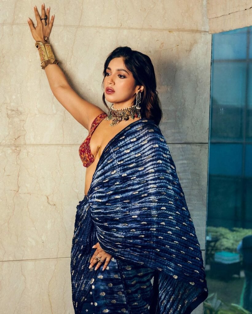 Bhumi Pednekar : అప్సరసను పోలిన అందాలు..కుర్రాళ్ళకు చెమటలు 4 bhumi-pednekar-stunning-looks-in-ethnic-wear