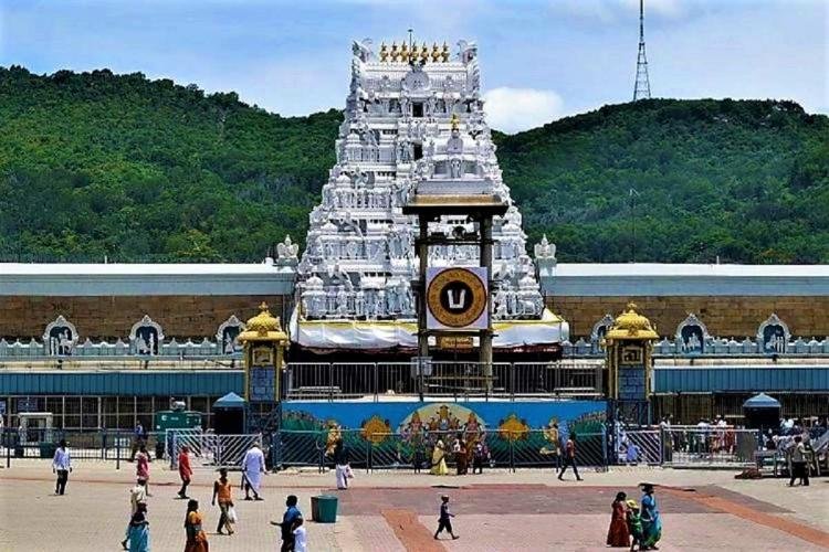 Tirumala : భక్తుల దర్శన విధానంలో ఎలాంటి మార్పు లేదు: టీటీడీ చైర్మన్ 3 tirumala-no-change-in-darshan-pattern-for-tirumala-devotees