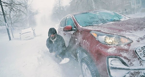 Winter : వణికిస్తున్న చలి..అమెరికాలో 24 మంది మృతి 3 winter-death-toll-climbs-to-24-as-deadly-winter-storm