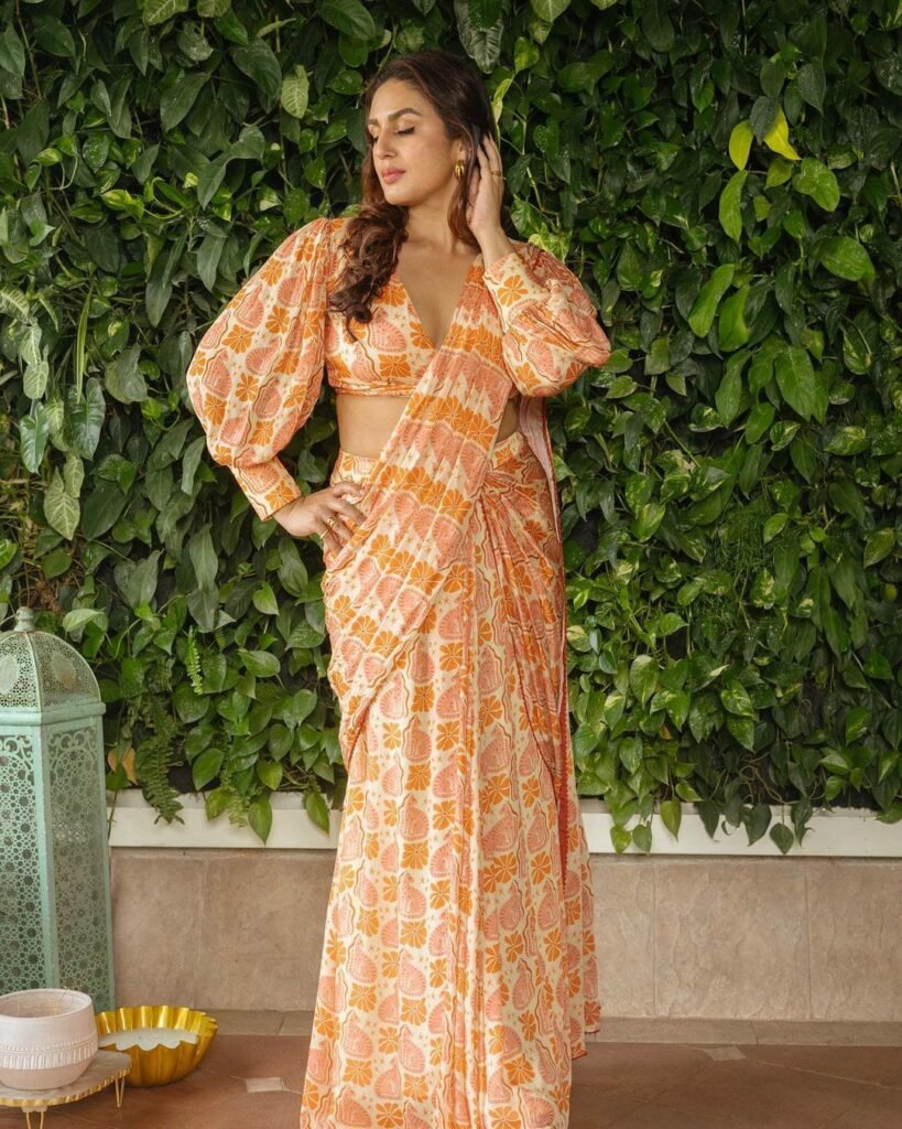 Huma Qureshi : చీర కట్టుతో చంపుతున్న బాలీవుడ్ బ్యూటీ. 3 huma-qureshi-glamours-looks-in-ethnic-fashion