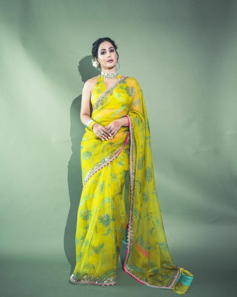 Hina Khan : ఎంత చూసినా తనివితీరని అందం ఈ భామ సొంతం 4 hina-khan-sizzles-in-a-yellow-chiffon-saree-slays-festive-evening-fashion