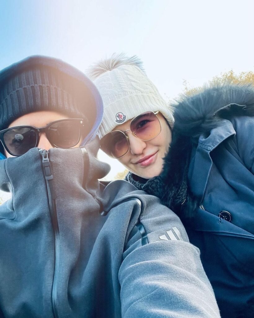 Bollywood : ప్రకృతి మధ్యలో స్టార్ ప్రేమ జంట 2 bollywood-katrina-kaif-shares-jungle-safar-pics-with-vicky-koushal