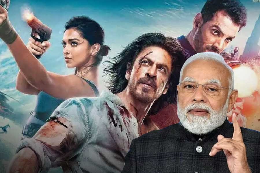 PM Modi : పార్టీ నేతలకు మోడీ హెచ్చరిక! ఆ కామెంట్స్ మానుకోండి 2 pm-modi-dont-spread-unneccessary-comments-on-films-modi-warning-to-bjp-leaders