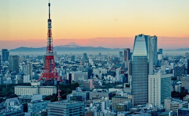 Japan : ఒక్కో చిన్నారి కుటుంబానికి 6 లక్షలు చెల్లిస్తోన్న జపాన్.. ఎందుకంటే ? 3 japan-families-will-get-1-million-yen-to-leave-tokyo