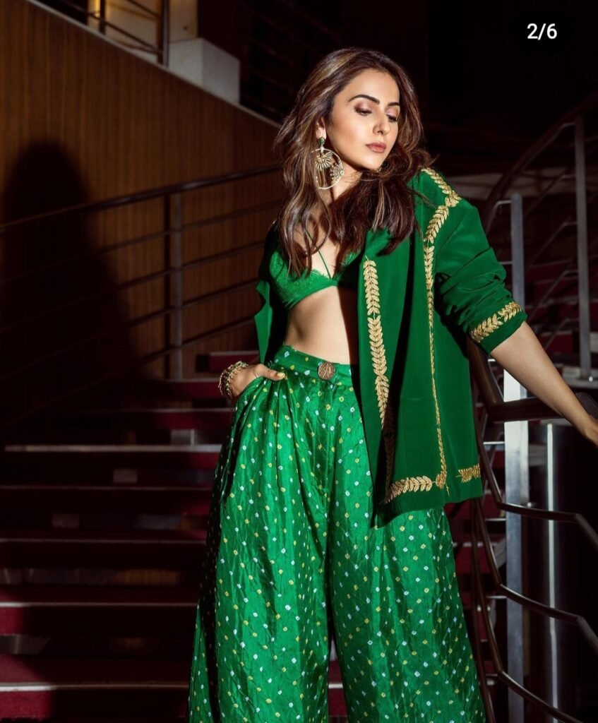 Rakul Preet Singh : ఆకుపచ్చని దుస్తుల్లో అందాలను జారవిడుస్తున్న టాలీవుడ్ భామ 3 rakul-preet-singh-stunning-photo-shoot-in-green-colour-outfit