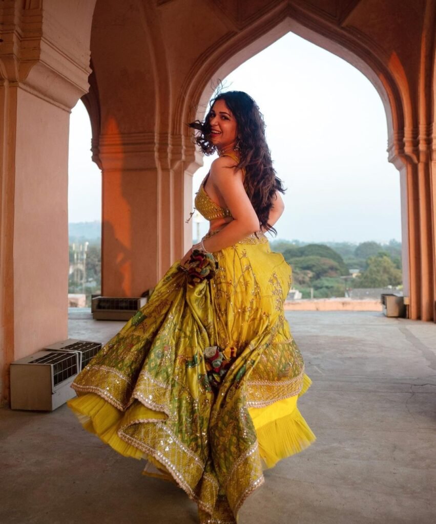 Lavanya Tripathi : అవకాశాల కోసమే ఆ పని చేస్తున్న సొట్ట బుగ్గల సుందరి 3 lavanya-tripathi-glamours-looks-in-yellow-colour-lehenga-set