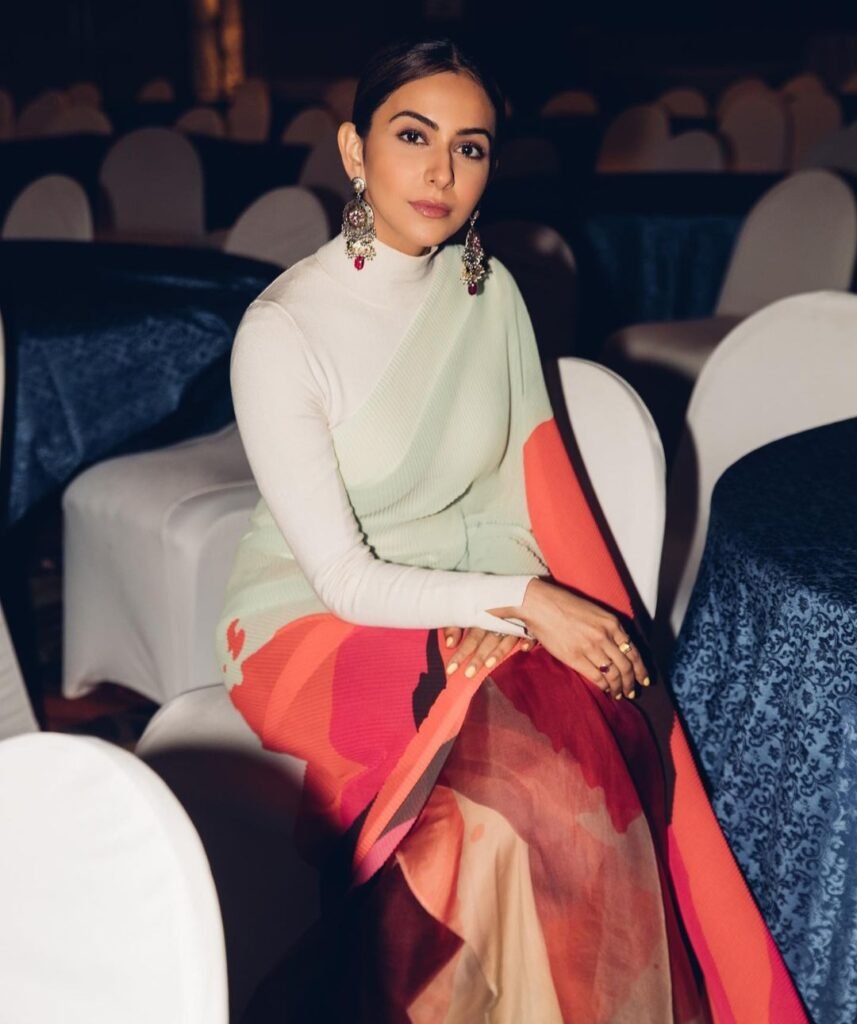 Rakul Preet Singh : నెట్టింట్లో సెగలు పుట్టిస్తున్న రకుల్ తెల్ల చీర పిక్స్ 3 rakul-preet-singh-latest-instagram-post-in-elegant-saree-full-sleeve-blouse
