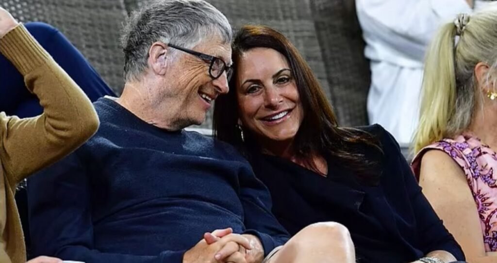 Bill Gates : మళ్లీ ప్రేమలో పడిన బిల్గేట్స్..? ప్రముఖ సాఫ్ట్వేర్ కంపెనీ సీఈఓ భార్యతో డేటింగ్ అంటూ రూమర్స్ 3 Bill Gates : fall in love again dating software company CEO wife?