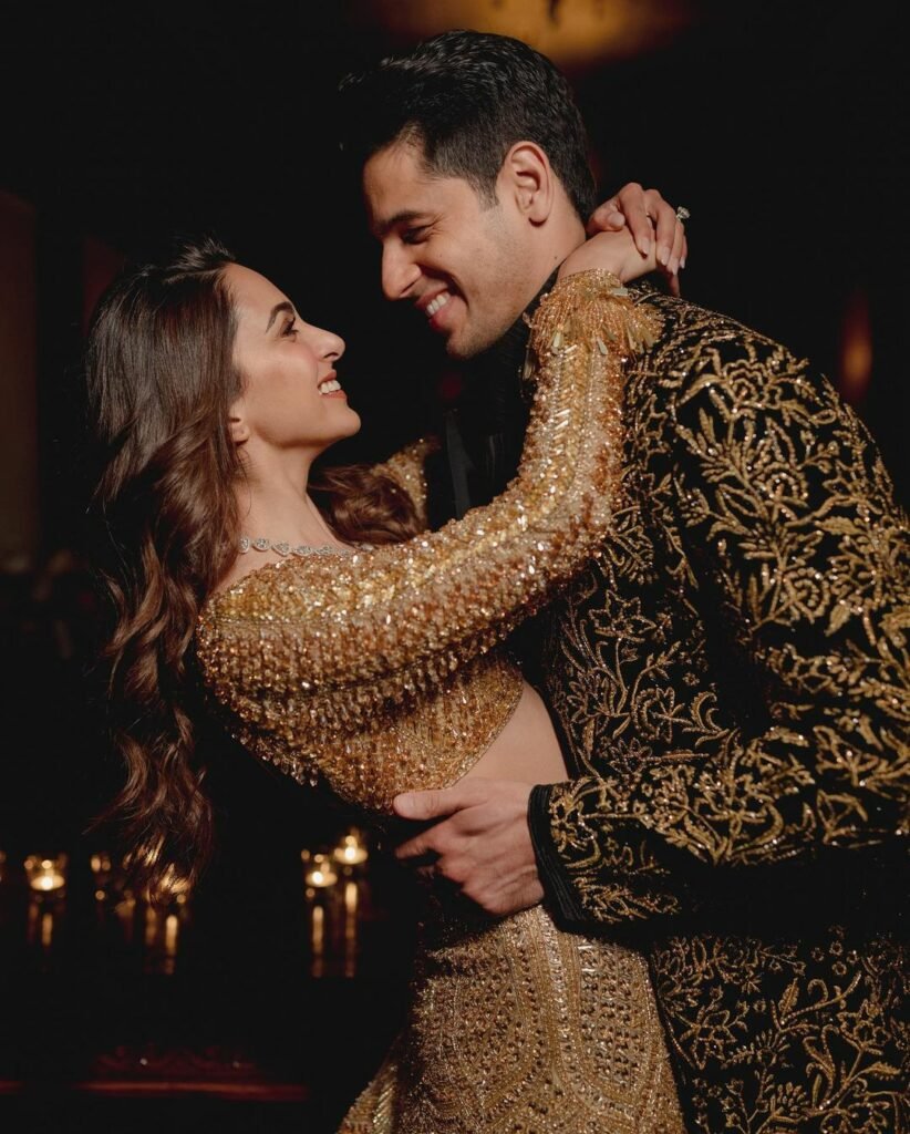 Kiara Advani- Sidharth : భార్యను చూస్తూ ఆలా ఉండిపోయాడు..నెట్టింట్లో వైరల్ అవుతున్న సంగీత్ పిక్స్ 3 kiara-advani-sidharth-internet-trending-sangeeth-pics
