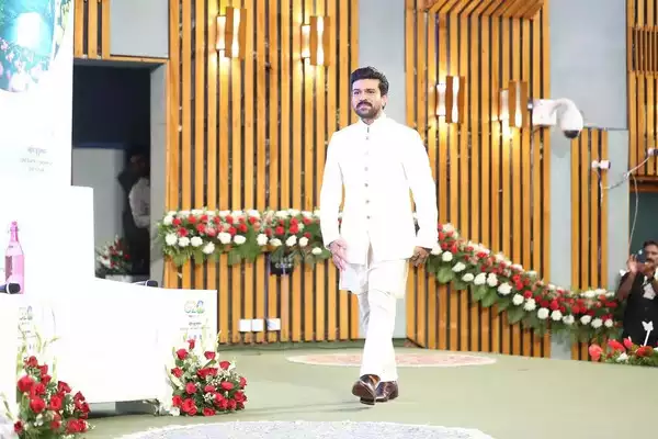 G20 సమ్మిట్ అవకాశానికి రామ్ చరణ్ కృతజ్ఞతలు తెలిపారు 2 G20 సమ్మిట్ అవకాశానికి రామ్ చరణ్ కృతజ్ఞతలు తెలిపారు, కాశ్మీర్ పర్యటన నుండి సంగ్రహావలోకనాలను పంచుకున్నారు