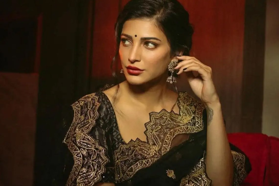 బికినిలో బ్యూటీఫుల్ సెల్ఫీ షేర్ చేసిన శ్రుతి హాసన్ 2 బికినిలో బ్యూటీఫుల్ సెల్ఫీ షేర్ చేసిన శ్రుతి హాసన్