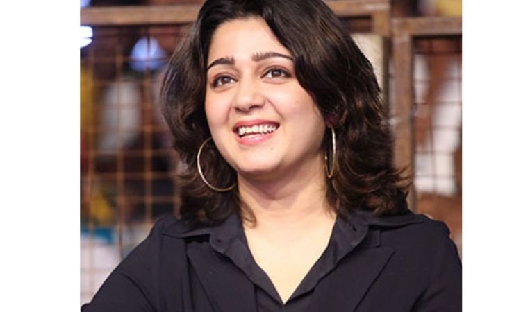 “బోయపాటి శ్రీను రాపో ఫస్ట్ థండర్” మైండ్ బ్లోయింగ్ – ఛార్మీ కౌర్ 2 “బోయపాటి శ్రీను రాపో ఫస్ట్ థండర్” మైండ్ బ్లోయింగ్ – ఛార్మీ కౌర్