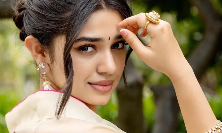 తన లైఫ్ లోని సీక్రెట్స్ అన్ని చెప్పిన కృతి శెట్టి..! 2 తన లైఫ్ లోని సీక్రెట్స్ అన్ని చెప్పిన కృతి శెట్టి..!