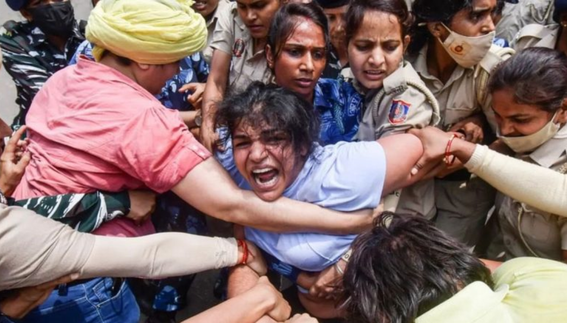 లైంగిక వేధింపుల ఆరోపణలు ఎదుర్కొంటున్న MPని కాపాడుతున్న PM, HM :KTR 2 లైంగిక వేధింపుల ఆరోపణలు ఎదుర్కొంటున్న ఎంపీని కాపాడుతున్న పీఎం, హెచ్ఎం :KTR