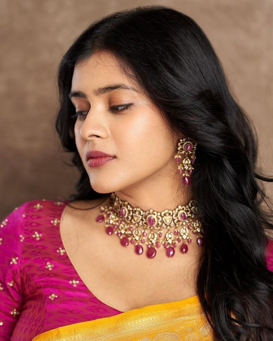 ముద్దాబంతి ల మెరిసిపోతున్న హెబ్బా పటేల్ 2 హెబ్బా పటేల్ కొత్త ఫొటోలు