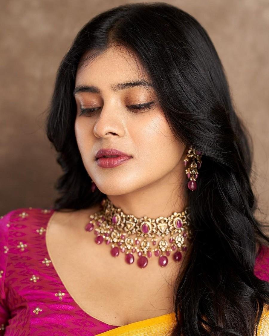 ముద్దాబంతి ల మెరిసిపోతున్న హెబ్బా పటేల్ 4 హెబ్బా పటేల్ కొత్త ఫొటోలు