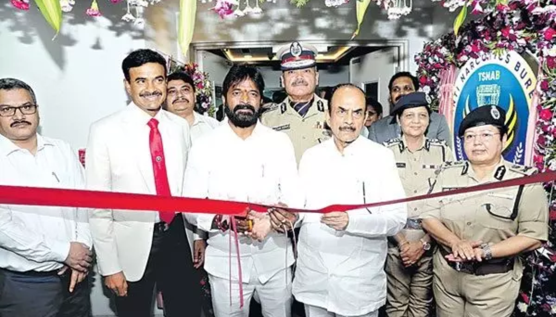 తెలంగాణ పోలీసులు మరో ముందడుగు, సైబర్ నేరాల కట్టడికి ప్రత్యేక బ్యూరోలు 3 తెలంగాణ పోలీసులు మరో ముందడుగు, సైబర్ నేరాల కట్టడికి ప్రత్యేక బ్యూరోలు