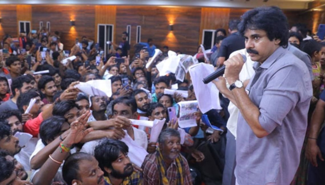 ప్రజాధారణ పొందుతున్న పవన్ జనవాణి - జనసేన భరోసా 3 ప్రజాధారణ పొందుతున్న పవన్ జనవాణి - జనసేన భరోసా