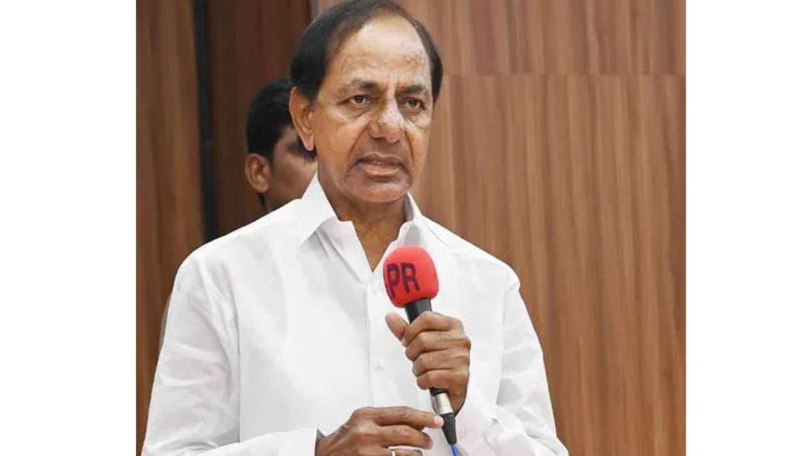 విధ్వంసకర శక్తులను అరికట్టడంలో ఎన్నికల సంఘం విఫలమైంది: KCR 2 విధ్వంసకర శక్తులను అరికట్టడంలో ఎన్నికల సంఘం విఫలమైంది: KCR