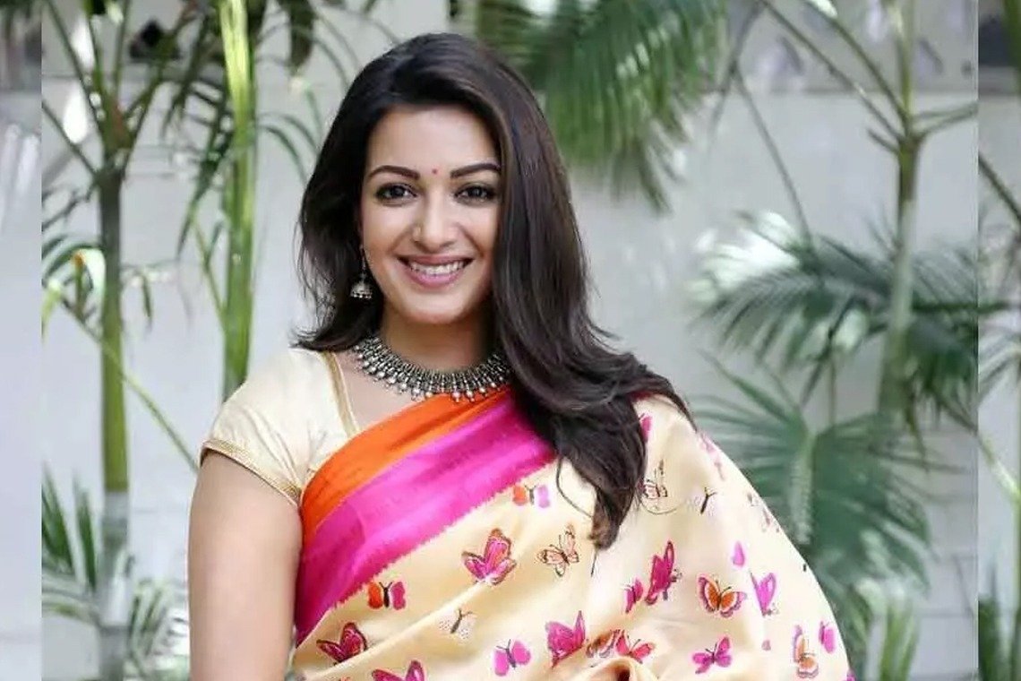 పెళ్లికి సిద్ధమైన అల్లు అర్జున్ హీరోయిన్.. వరుడు అతడే...? 2 పెళ్లికి సిద్ధమైన అల్లు అర్జున్ హీరోయిన్.. వరుడు అతడే...?